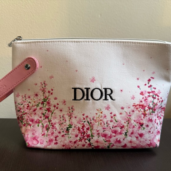 Dior Pink and White Cosmetic Bag with mini Dior lip maximizer. - Picture 4 of 9